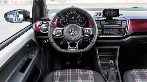 El interior del up! GTI recuerda al del Golf GTI original