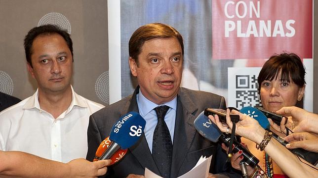 Luis Planas durante la rueda de prensa ofrecida este miércoles para anunciar que no ha conseguido los avales suficientes para optar a las primarias del PSOE-A