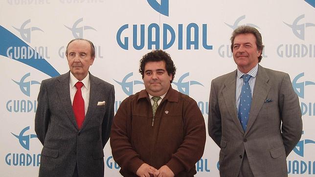 El alcalde de Huévar denuncia los actos vándalicos sufridos en el Ayuntamiento y en su vehículo particular