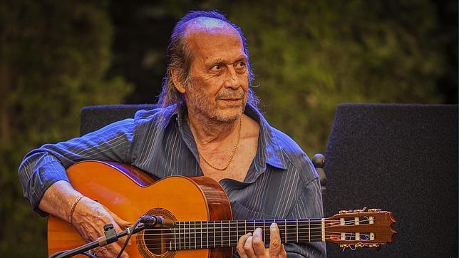 Paco de Lucía durante su actuación en el Festival de Música y Danza de Granada en 2013