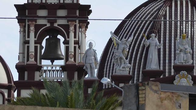 La estatua de Franco en la basílica de El Palmar