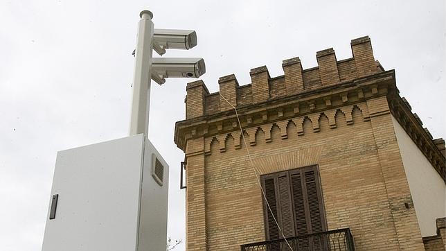 Cámaras de vigilancia en una calle de Sevilla