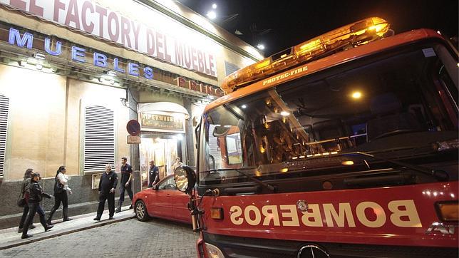 Sofocado un incendio en «Muebles Princesa», junto al hotel Macarena