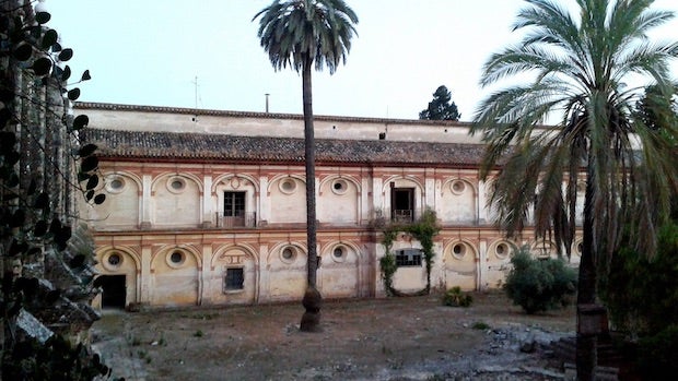 Un sector del monasterio está cerrado al público y con evidente deterioro