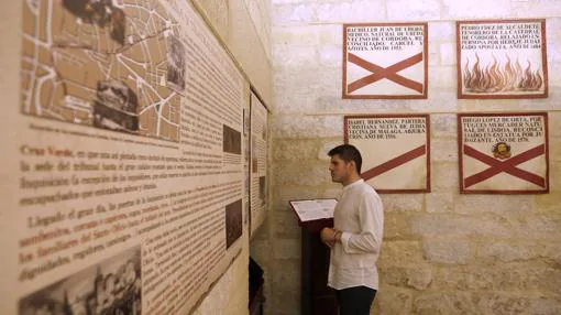 Textos de sambenitos en la exposición