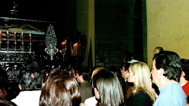 Álvarez Cascos viendo el Santo Sepulcro