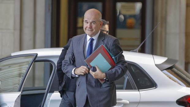 Manuel Chaves a su llegada a los juzgados de la Audiencia Provincial de Sevilla