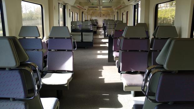 Uno de los vagones del tren, vacíos a media mañana del jueves