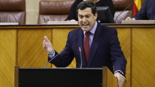 Juanma Moreno, en el Parlamento andaluz