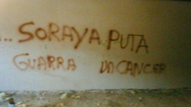 Una de las pintadas dirigidas a la alcaldesa de Benaoján