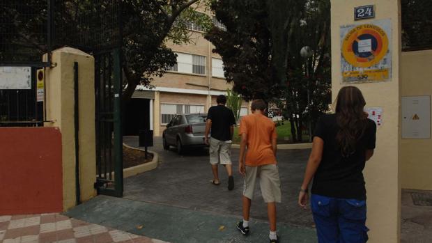 Entrada del instituto de Marbella donde han ocurrido los hechos