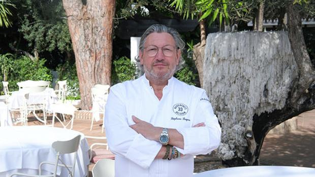 Stéphane Buyens en la terraza del Grill del Marbella Club