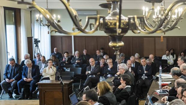 Los 21 ex altos cargos de la Junta, en el banquillo durante el juicio celebrado por el sistema de los ERE