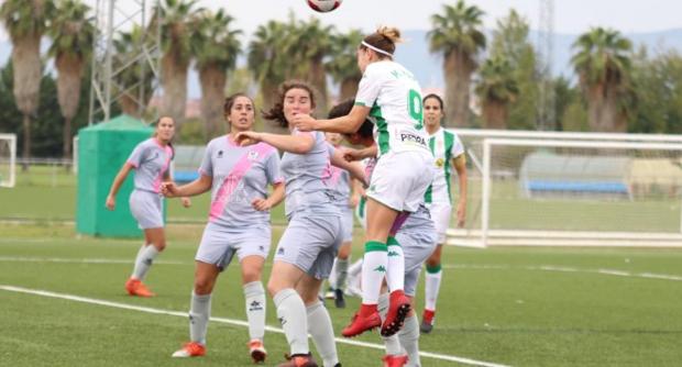 Las jugadoras del Pozoalbense, ante el Córdoba