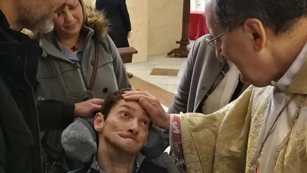 El hombre de Montilla con el cardenal Beniamino Stella, en una imagen facilitada por el Obispado