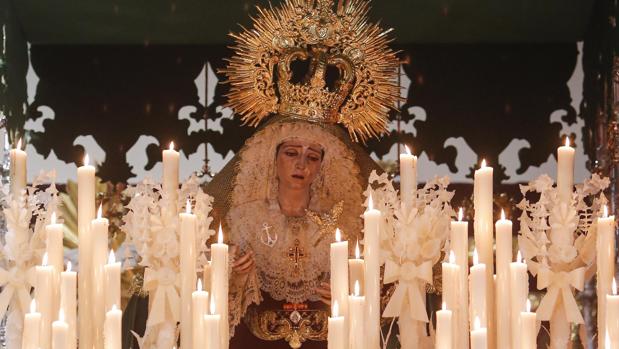 María Santísima de la Esperanza del Valle, bajo su palio el Jueves Santo del año 2019