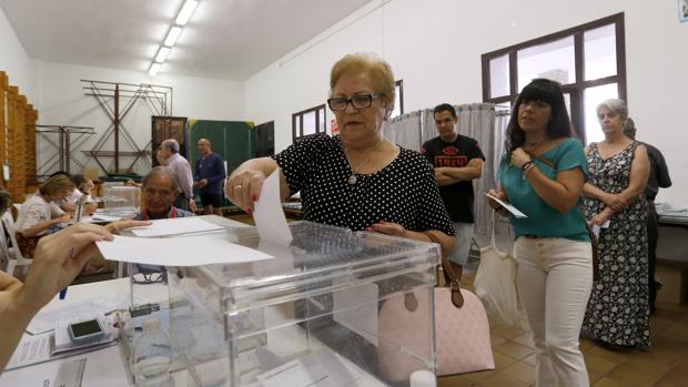 Elecciones municipales en un colegio de Córdoba capital