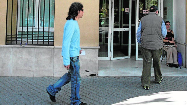 Acceso al centro de salud de Colón