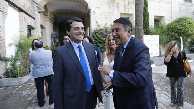 El alcalde, junto a Rafael Blanco