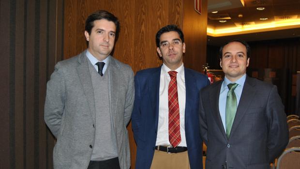 Ramón Díaz-Castellanos, en el centro, será el nuevo coordinador general del Ayuntamiento