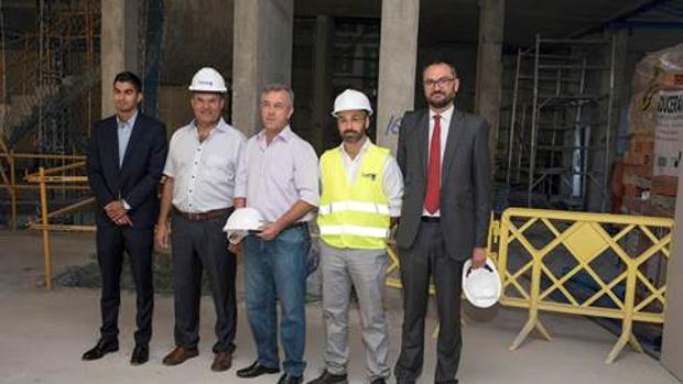 Christopher Elder; Richard Elder, Propietario del Hotel; José María García Urbano, Alcalde de Estepona,; Jorge Velasco, Responsable del proyecto; y Javier Villanueva, Director General de Silken (drcha a izq)