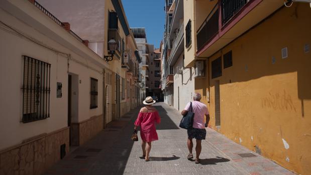 Callejón de Fuengirola en el que estaba siendo atracada la mujer a la que auxilió Borja