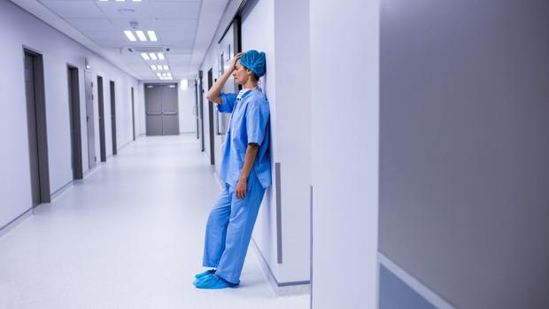 Comunicar la muerte de pacientes es un duro trance para los sanitarios