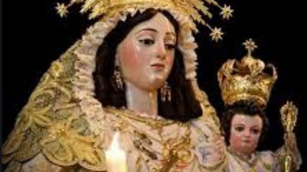 La Virgen con las joyas puestas