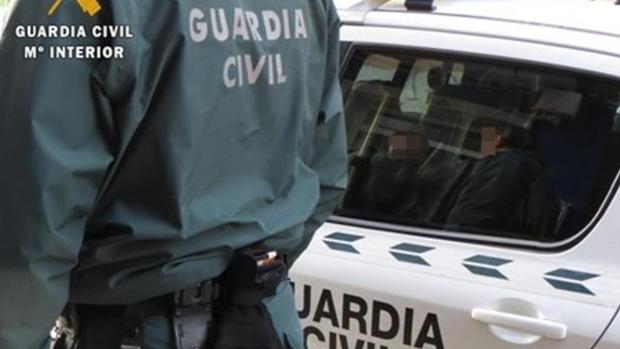 La Guardia Civil tuvo que abrir fuego contra el herido, que los recibió a tiros