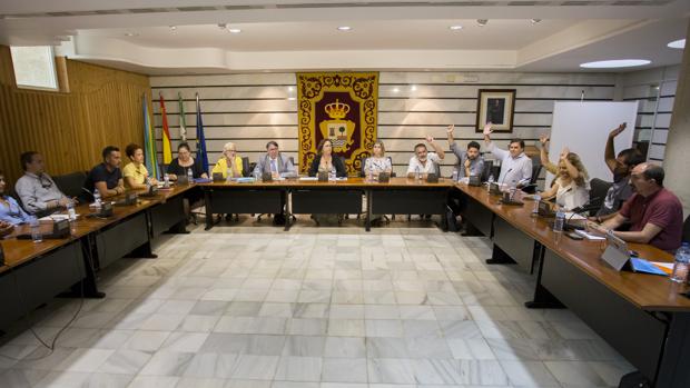 La Corporación de Punta Umbría en una sesión plenaria