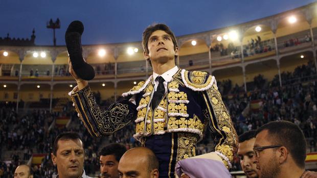 Sebastián Castella, a hombros en Las Ventas