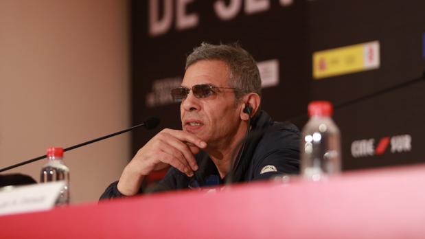 Abdellatif Kechiche durante su rueda de prensa en el festival