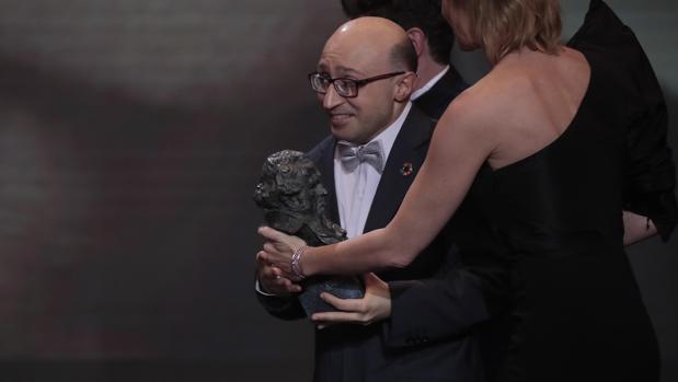 Jesús Vidal con su Goya durante la gala celebrada en Sevilla