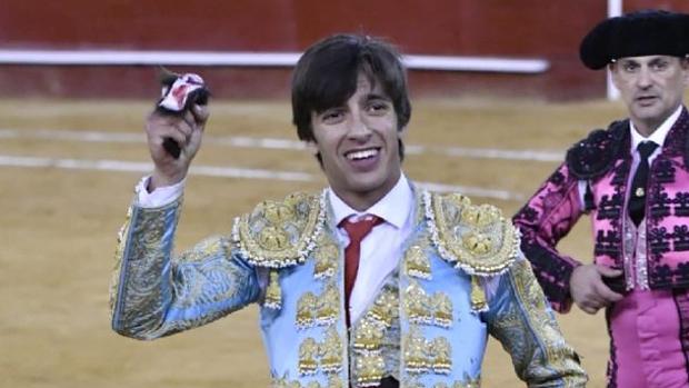 Ángel Téllez paseó la única oreja