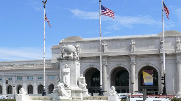 El Columbus Circle, o plaza de Colón de Washington, que ahora quieren renombrar por «racista»