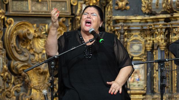 La cantaora Inés Bacán actúa dentro del espectáculo «Mujeres, gitanas y flamencas»