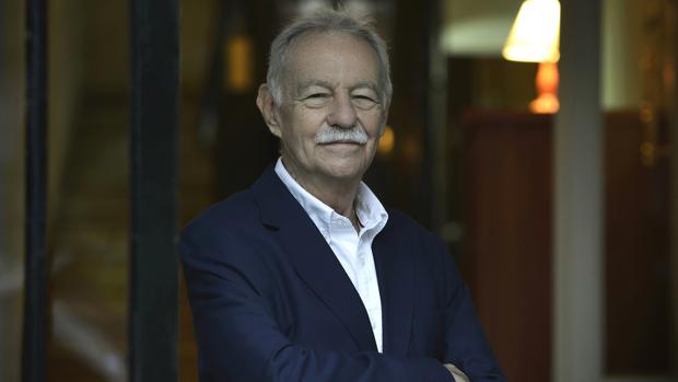 Eduardo Mendoza