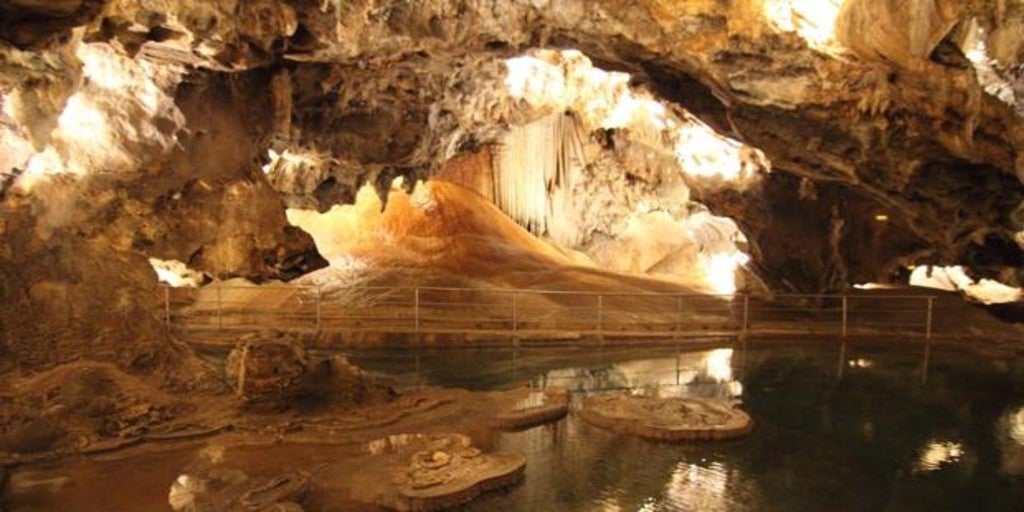 Ruta Por Las Cuevas Visitables Mas Sorprendentes De Andalucia