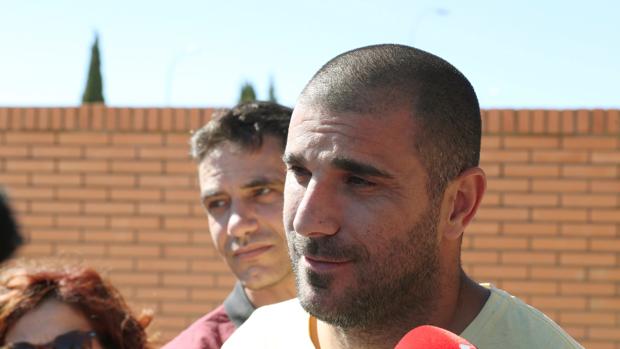 Aranda después de abandonar la prisión de Zuera tras abonar la fianza correspondiente