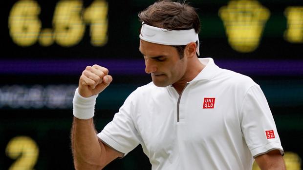 Roger Federer celebra uno de sus puntos