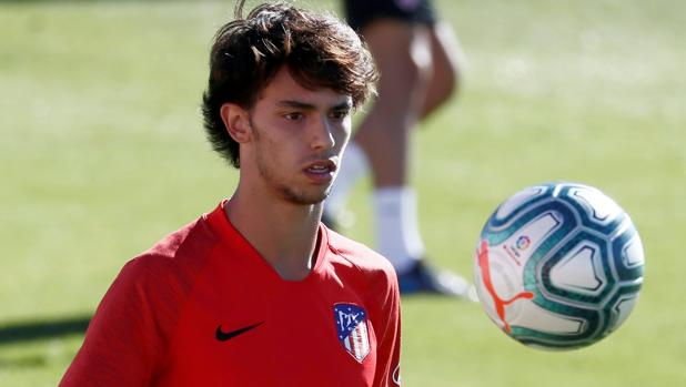 Joao Félix durante un entrenamiento con el Atlético de Madrid