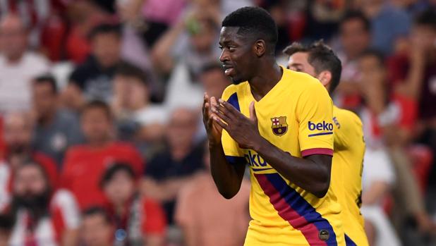 Ousmane Dembélé gesticula durante el partido ante el Athletic de Bilbao
