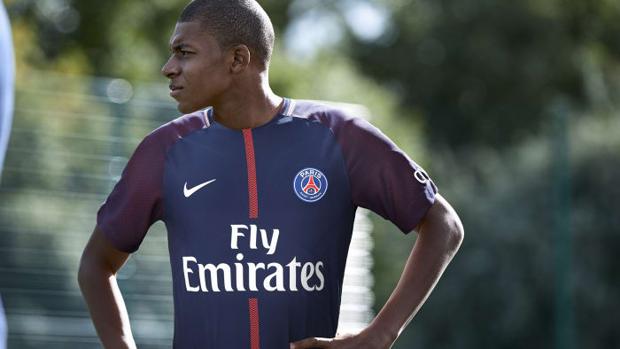 Mbappé se medirá a Mbappé