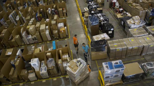 Interior del Centro logístico de Amazon en San Fernando de Henares (Madrid)