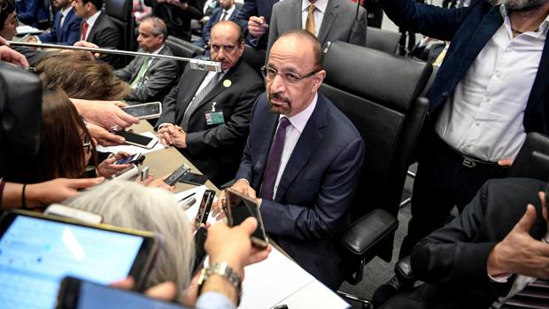 El ministro de Energía de Arabia Saudí, Khalid al-Falih, en el centro, en la última cumbre de la OPEP