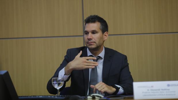 Olexandr Nekhay, profesor del Departamento de Economía de la Universidad Loyola y director del informe de análisis y prospectiva económica «Loyola Economic Outlook»