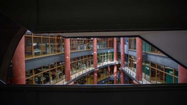 Interior de las oficinas de la Consejería de Hacienda en el edificio de Torre Triana