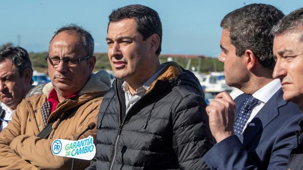 Juanma Moreno con los representantes del Comité de Empresa de Navantia este viernes