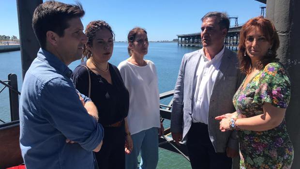Néstor Santos,junto a miembros de su candidatura