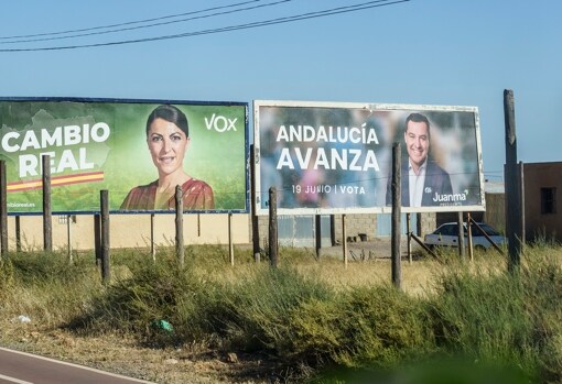 Propaganda electoral en Las Norias, donde el 70 por ciento de la población son inmigrantes